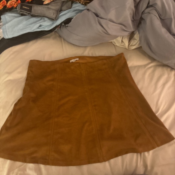 Anne Taylor Loft camel colored suede skirt - Picture 1 of 5